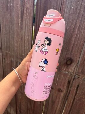 Owala Pink 32 oz Snoopy Insulated Water Bottle